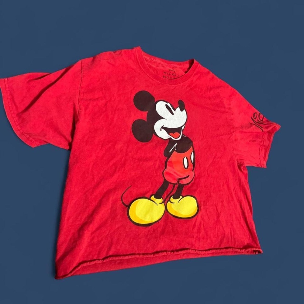 Disney Mickey Mouse Hands on Hips Red Cropped Graphic Tee Size M Y2K Style